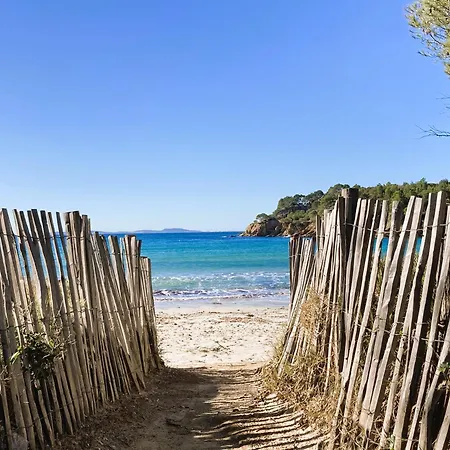 Mazet Gaspard Climatise Pour 7 Personnes Sur Le Domaine De Valcros A Les-maures Villa